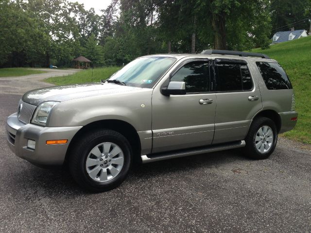 2008 Mercury Mountaineer 4dr Base Van