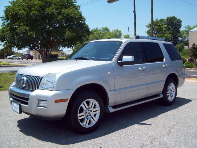 2009 Mercury Mountaineer Sportw/sunroof, ONE Owner