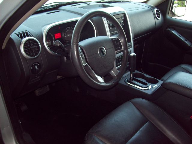 2009 Mercury Mountaineer Sportw/sunroof, ONE Owner