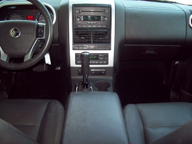 2009 Mercury Mountaineer Sportw/sunroof, ONE Owner