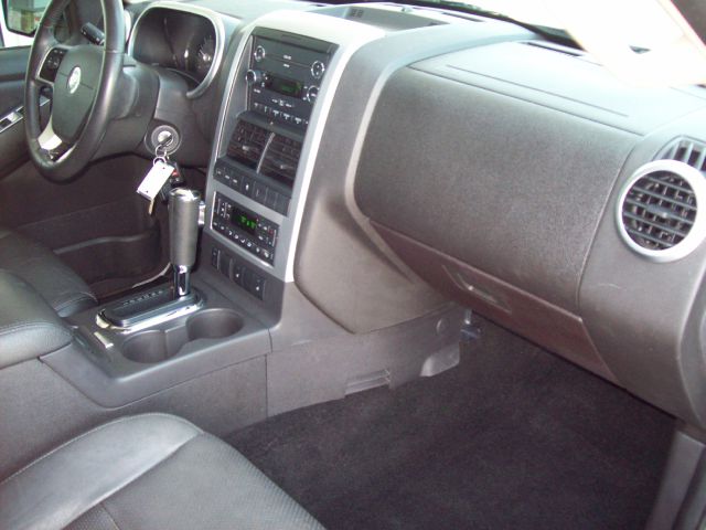 2009 Mercury Mountaineer Sportw/sunroof, ONE Owner