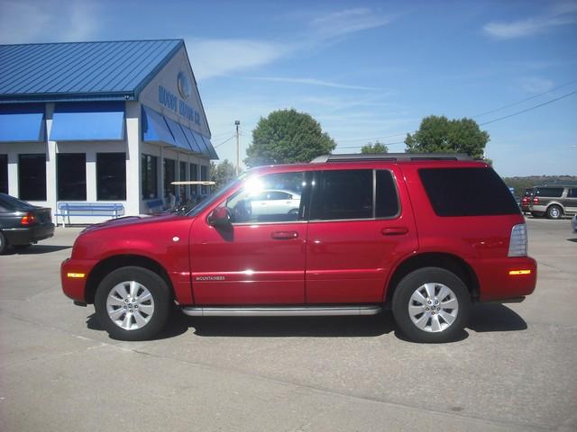 2010 Mercury Mountaineer X