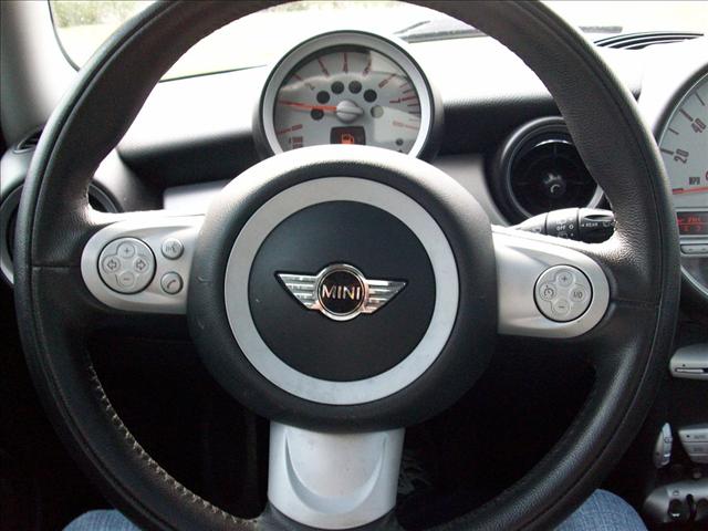 2009 Mini Cooper 2WD Premium Special Edition