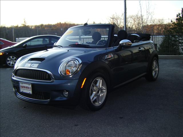 2009 Mini Cooper XL 4x4 Truck