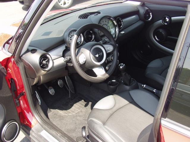 2009 Mini Cooper Premier V8