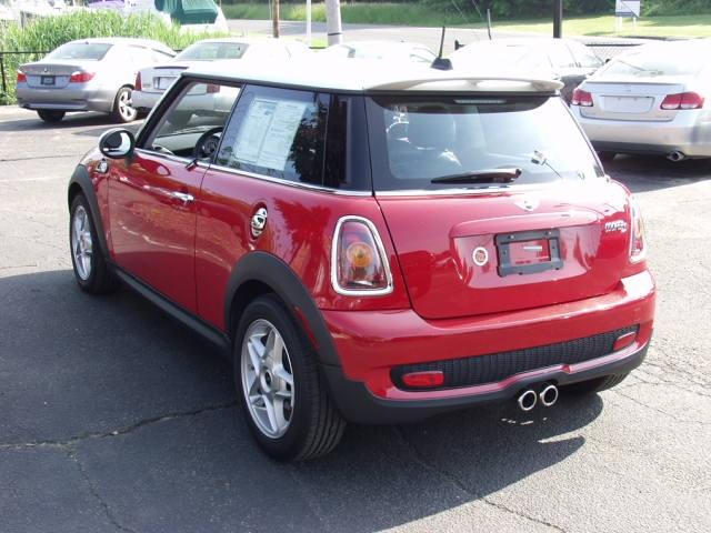 2009 Mini Cooper Premier V8