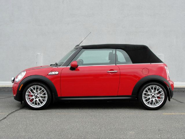 2010 Mini Cooper 4dr Luxury AWD