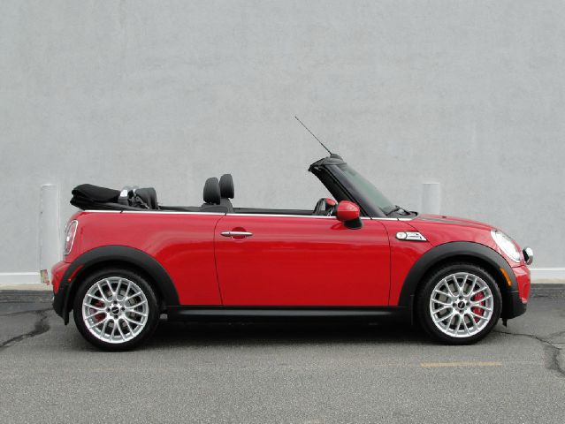 2010 Mini Cooper 4dr Luxury AWD