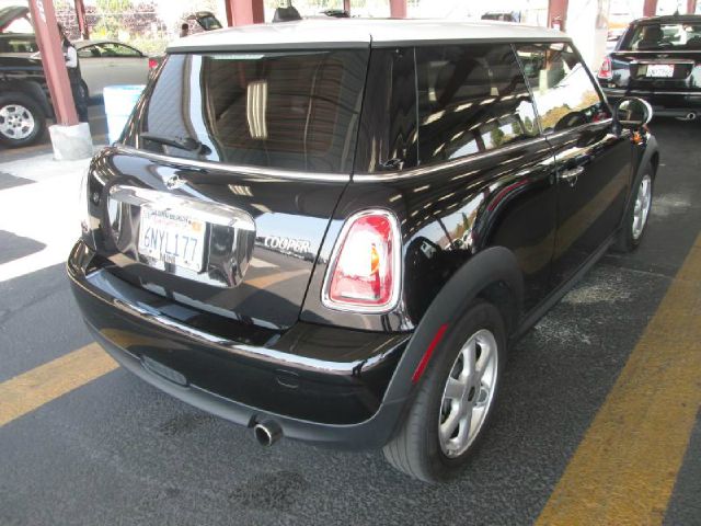 2010 Mini Cooper Base