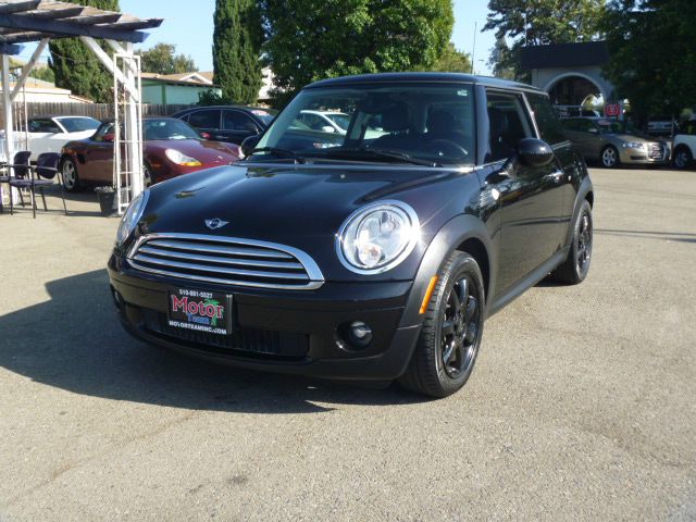 2010 Mini Cooper Base