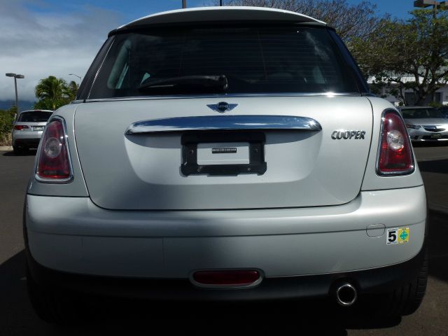 2010 Mini Cooper LE Clean Car Fax Priced To Go