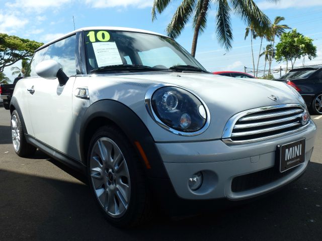 2010 Mini Cooper LE Clean Car Fax Priced To Go