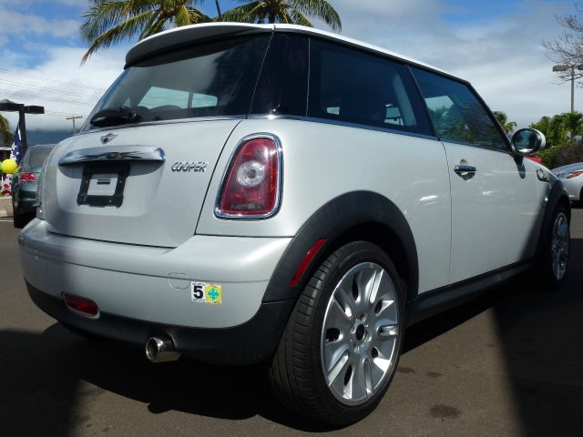 2010 Mini Cooper LE Clean Car Fax Priced To Go