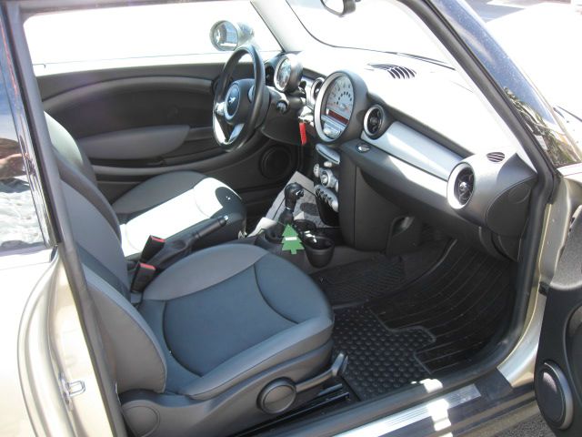 2010 Mini Cooper Base