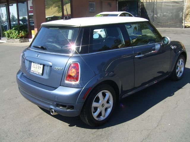 2010 Mini Cooper Base