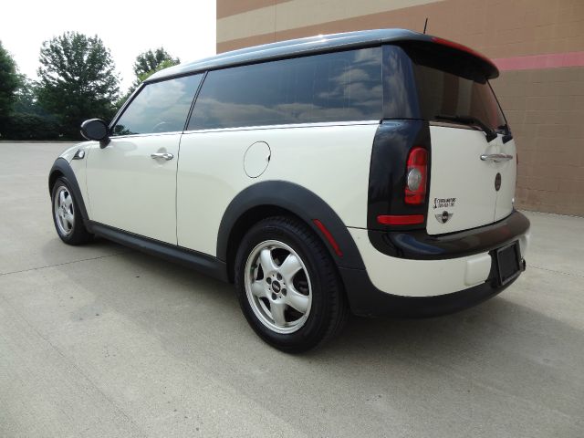 2008 Mini Cooper Clubman 1999 Toyota