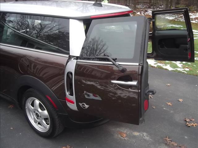 2009 Mini Cooper Clubman Auto, Leather, SR