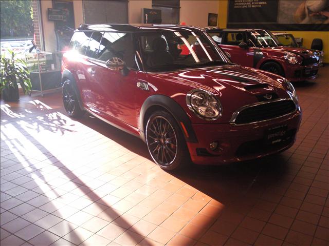 2009 Mini Cooper Clubman SRT8 Sport Utility 4D