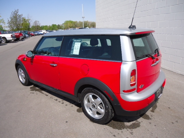 2010 Mini Cooper Clubman Base