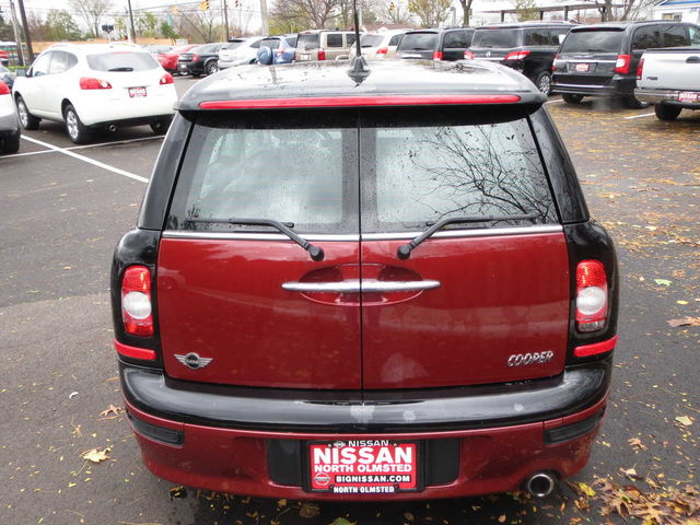 2010 Mini Cooper Clubman Base