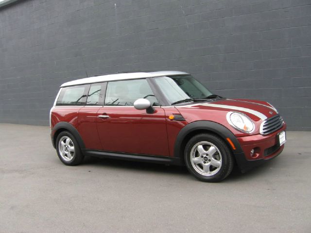 2010 Mini Cooper Clubman Base