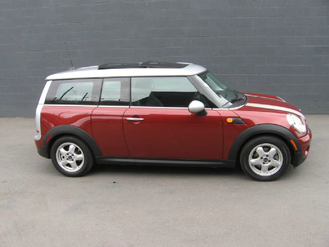 2010 Mini Cooper Clubman Base