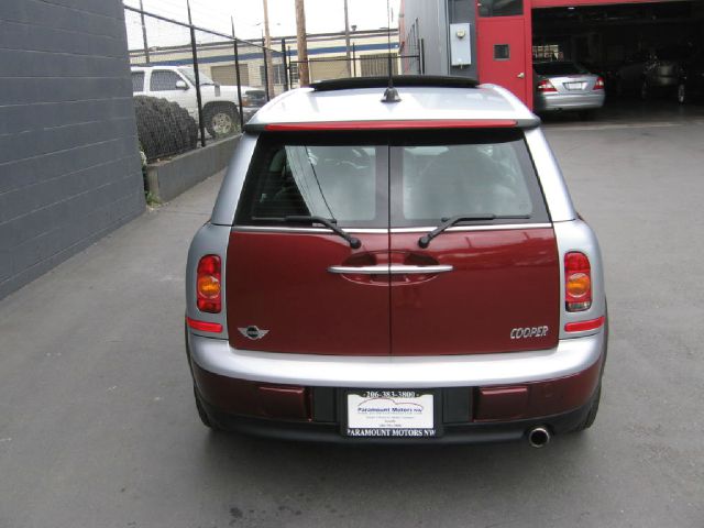 2010 Mini Cooper Clubman Base