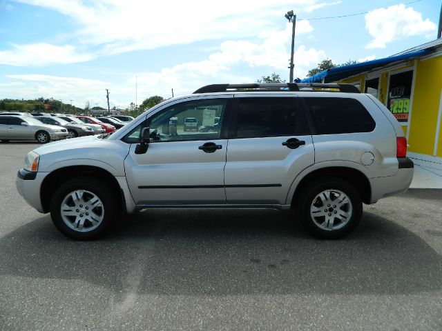 2004 Mitsubishi Endeavor Passenger Van AWD