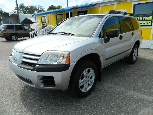 2004 Mitsubishi Endeavor Passenger Van AWD