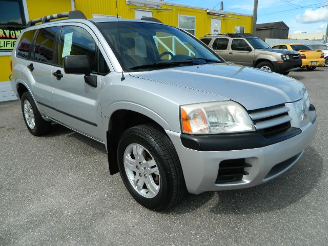 2004 Mitsubishi Endeavor Passenger Van AWD