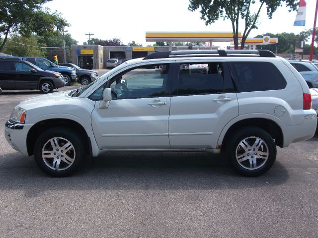 2004 Mitsubishi Endeavor GLS 4 Door Sedan