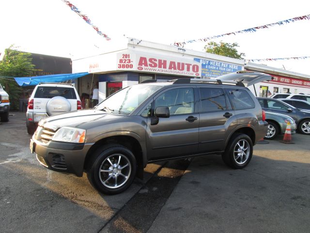 2004 Mitsubishi Endeavor 1.8T Quattro Sedan 4D