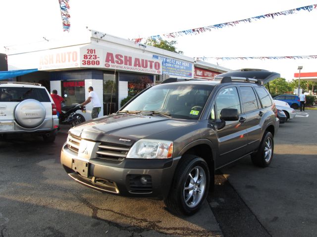 2004 Mitsubishi Endeavor 1.8T Quattro Sedan 4D