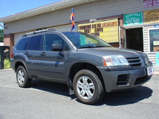 2004 Mitsubishi Endeavor 1.8T Quattro Sedan 4D