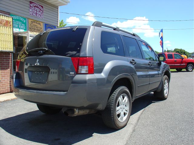 2004 Mitsubishi Endeavor 1.8T Quattro Sedan 4D