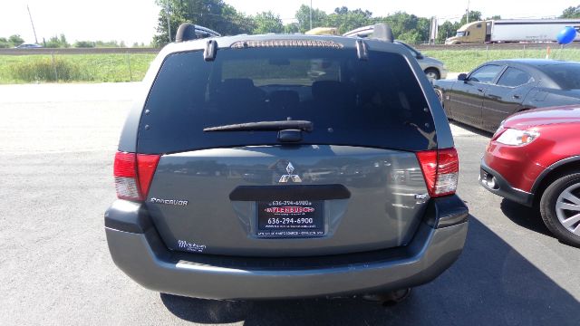 2004 Mitsubishi Endeavor 1.8T Quattro Sedan 4D