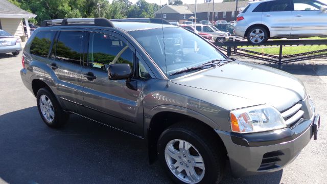 2004 Mitsubishi Endeavor 1.8T Quattro Sedan 4D