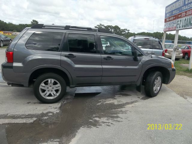 2004 Mitsubishi Endeavor Passenger Van AWD