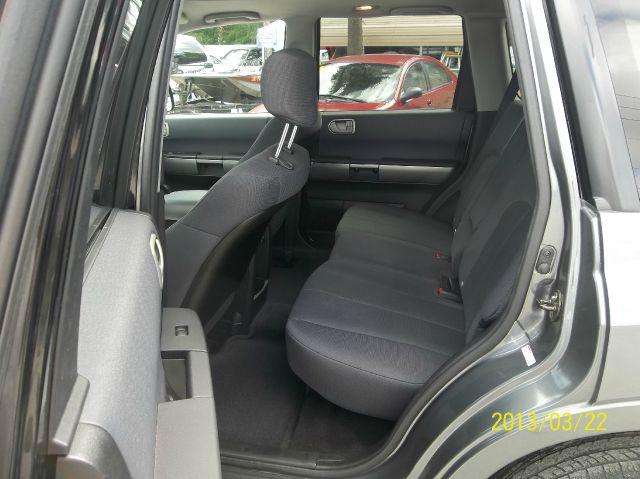 2004 Mitsubishi Endeavor Passenger Van AWD