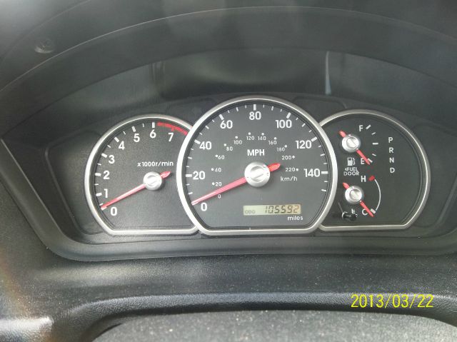 2004 Mitsubishi Endeavor Passenger Van AWD