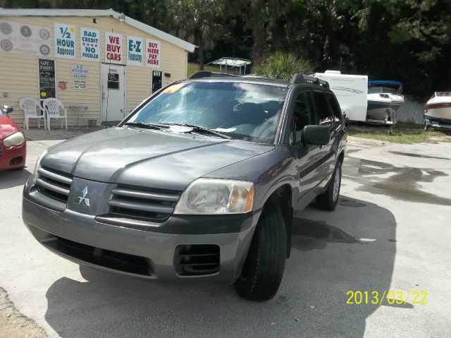 2004 Mitsubishi Endeavor Passenger Van AWD