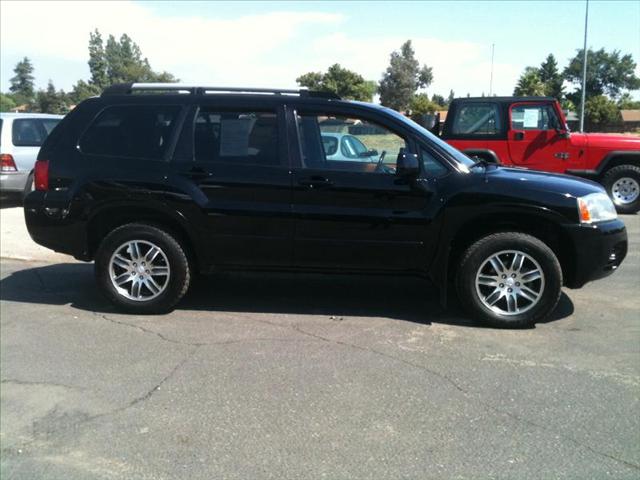 2004 Mitsubishi Endeavor FWD 4dr Ltd Avail