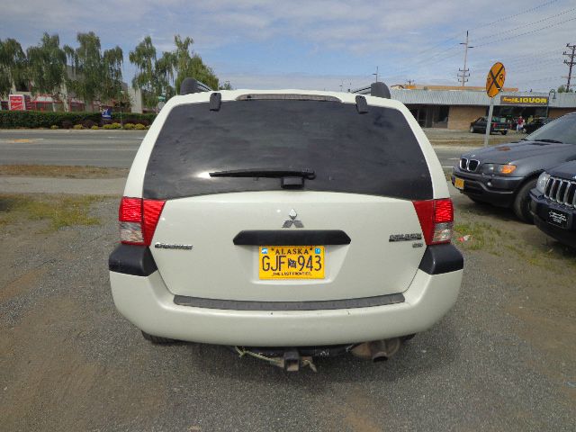 2004 Mitsubishi Endeavor Passenger Van AWD