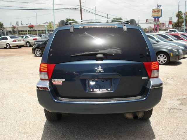 2004 Mitsubishi Endeavor 4DR 4WD BASE AT