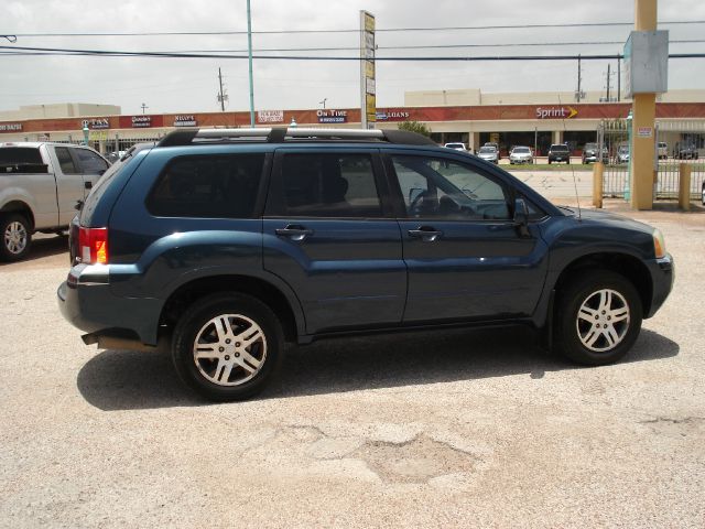 2004 Mitsubishi Endeavor 4DR 4WD BASE AT