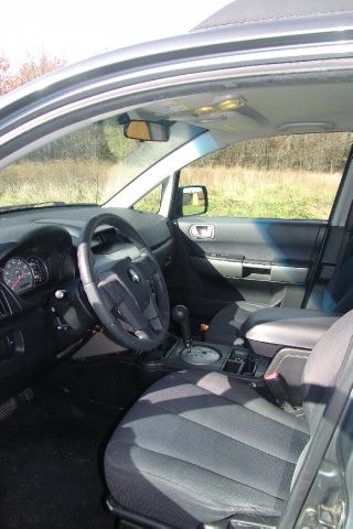 2004 Mitsubishi Endeavor Passenger Van AWD