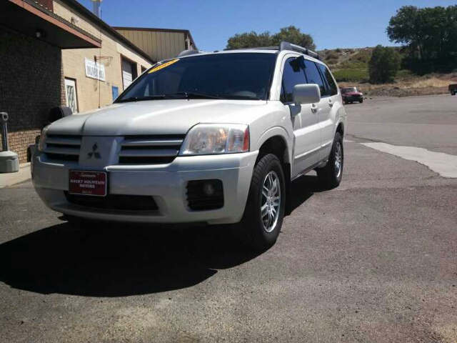 2005 Mitsubishi Endeavor SLT 25