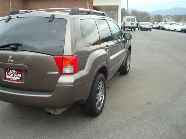 2005 Mitsubishi Endeavor SLT 25