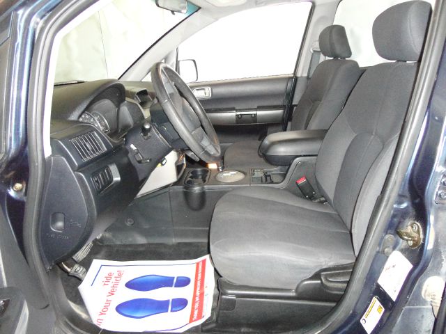 2005 Mitsubishi Endeavor 1.8T Quattro Sedan 4D