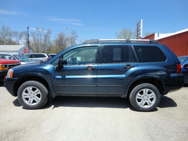 2005 Mitsubishi Endeavor 1.8T Quattro Sedan 4D